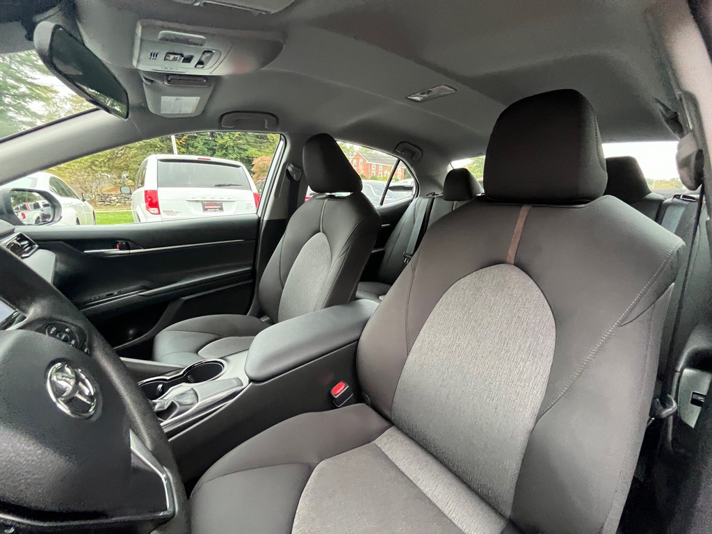 2019 Toyota Camry Image 16