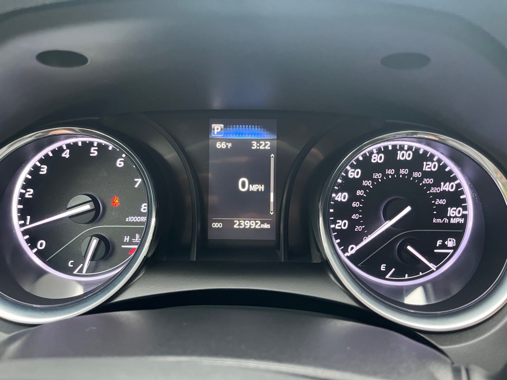 2019 Toyota Camry Image 21