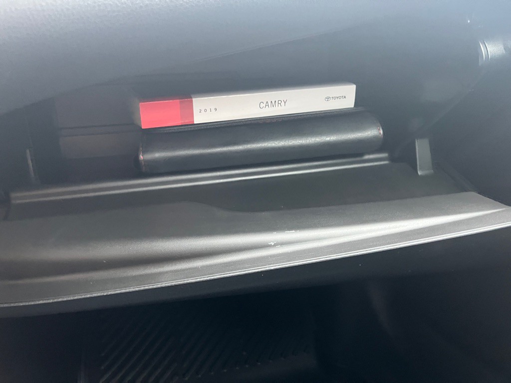2019 Toyota Camry Image 24