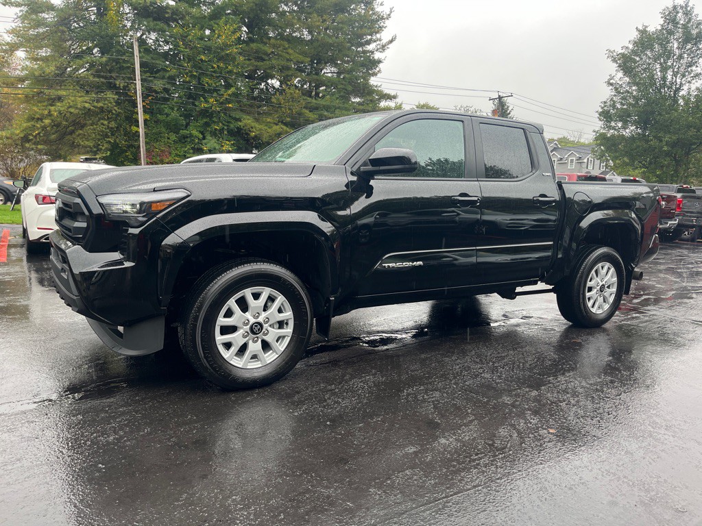 2024 Toyota Tacoma Image 1