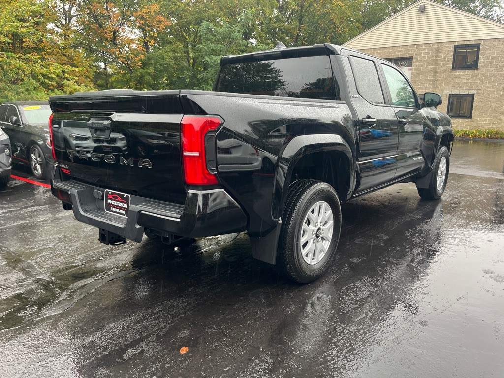 2024 Toyota Tacoma Image 8