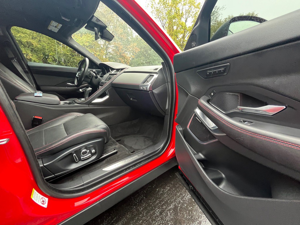2018 Jaguar E-pace Image 7