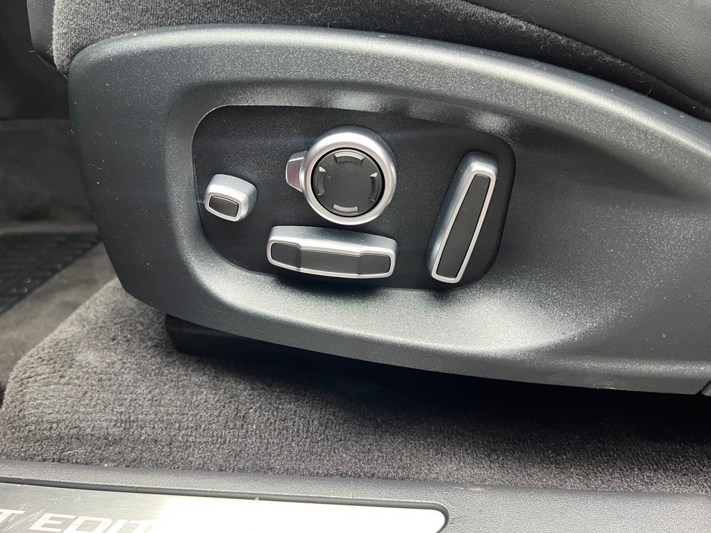 2018 Jaguar E-pace Image 19