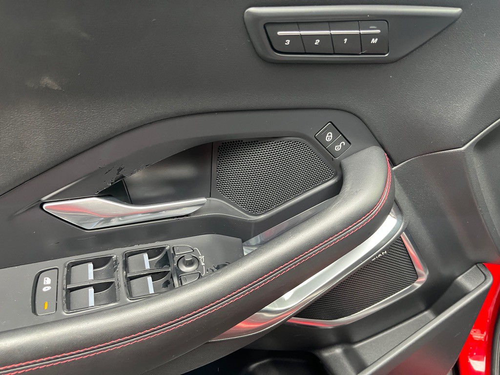 2018 Jaguar E-pace Image 20