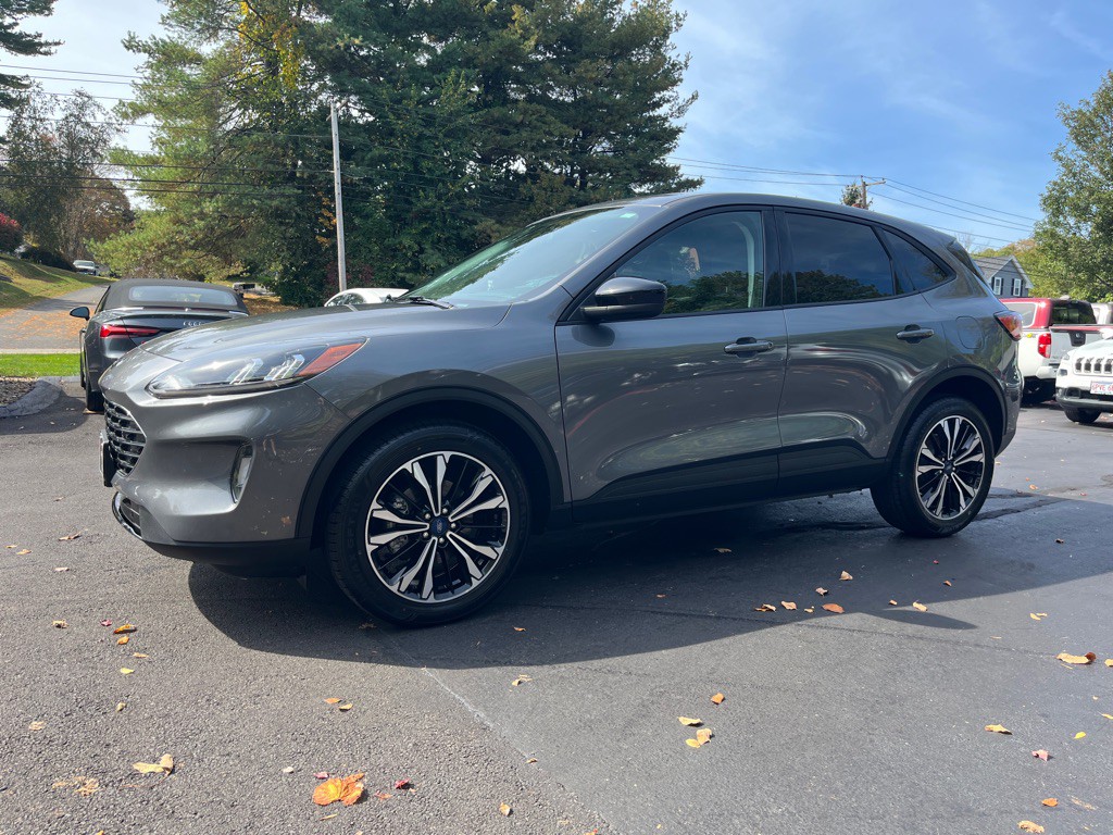 2022 Ford Escape Image 1