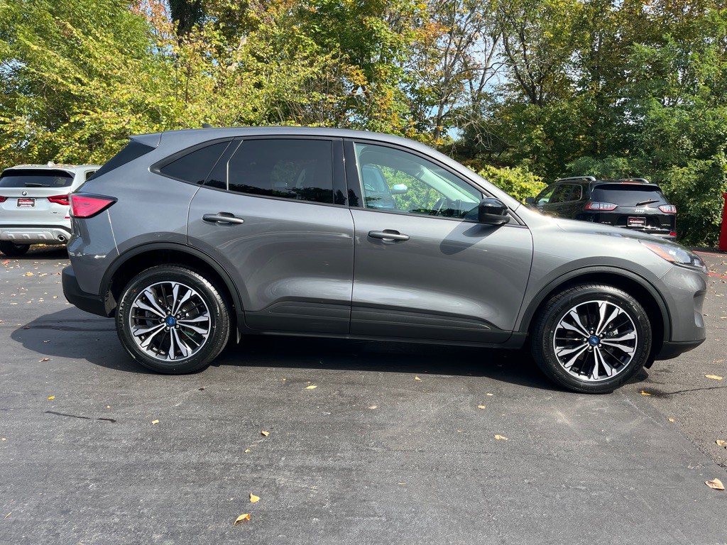 2022 Ford Escape Image 5