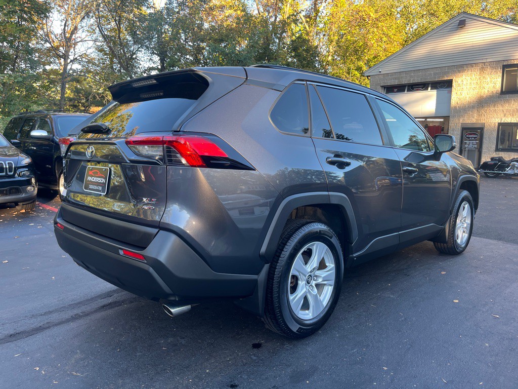 2019 Toyota Rav4 Image 9