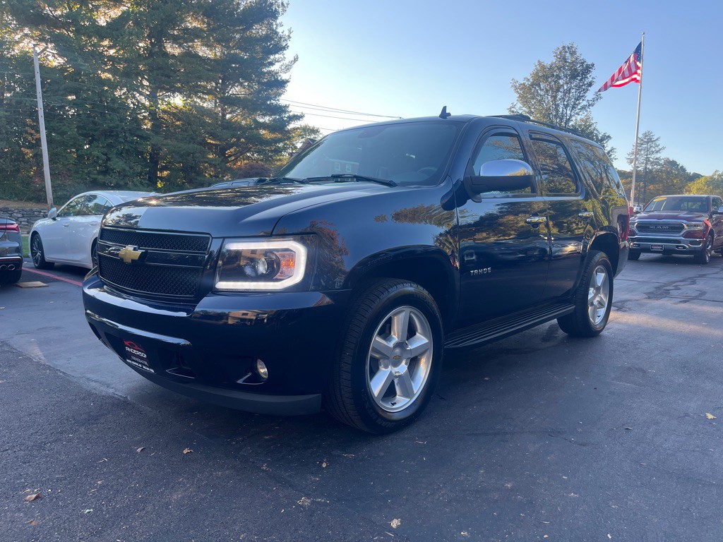 2007 Chevrolet Tahoe Image 2