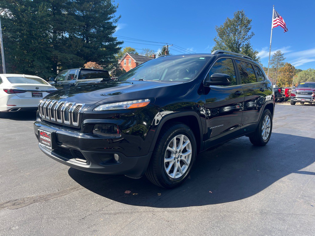 2017 Jeep Cherokee Image 2