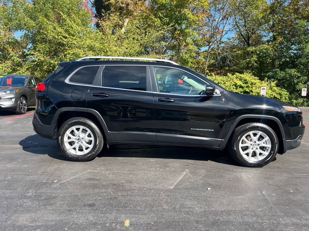 2017 Jeep Cherokee Image 5