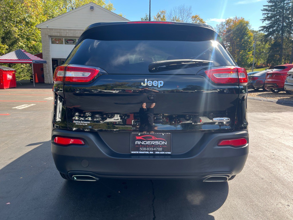 2017 Jeep Cherokee Image 9
