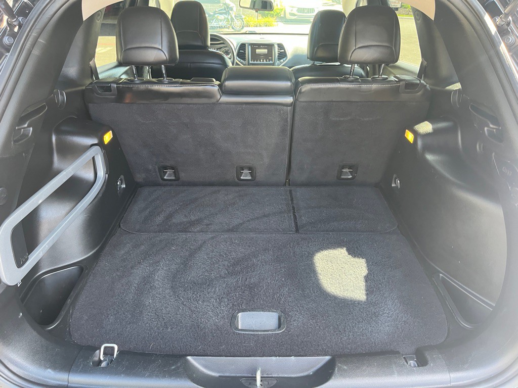 2017 Jeep Cherokee Image 10