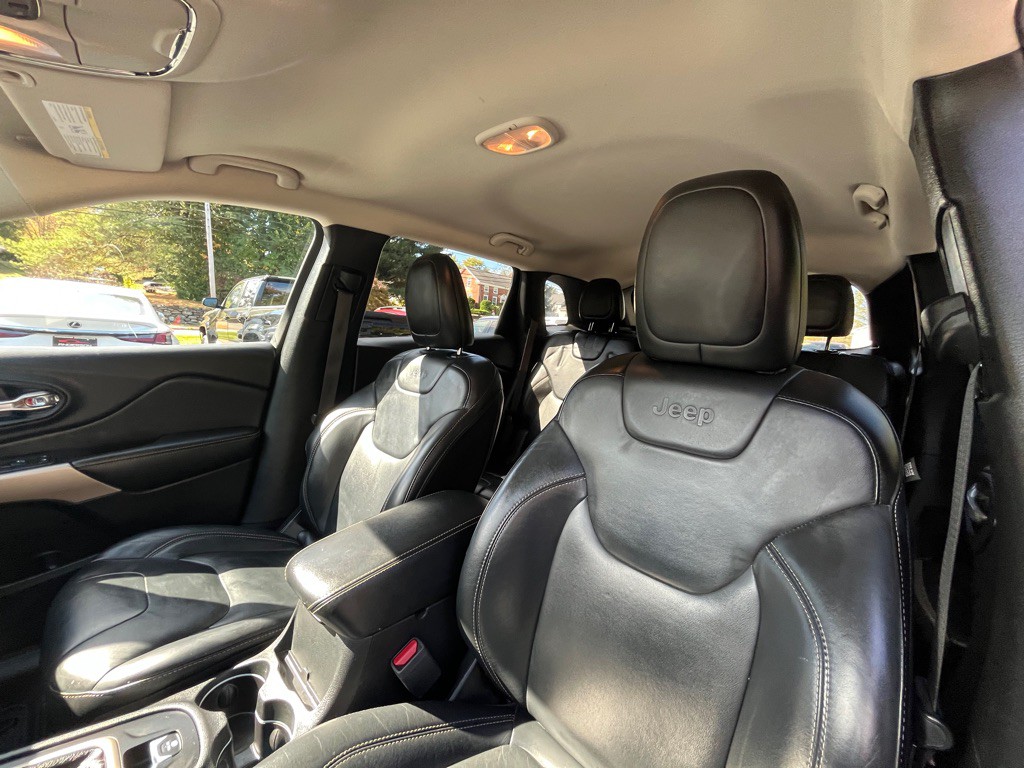 2017 Jeep Cherokee Image 16