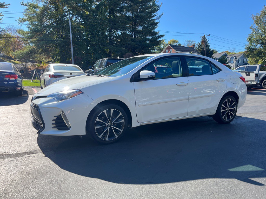 2017 Toyota Corolla Image 1