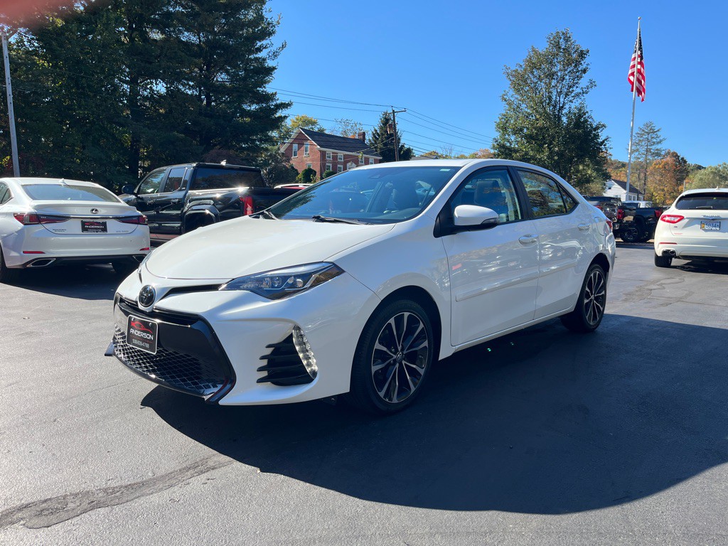 2017 Toyota Corolla Image 2