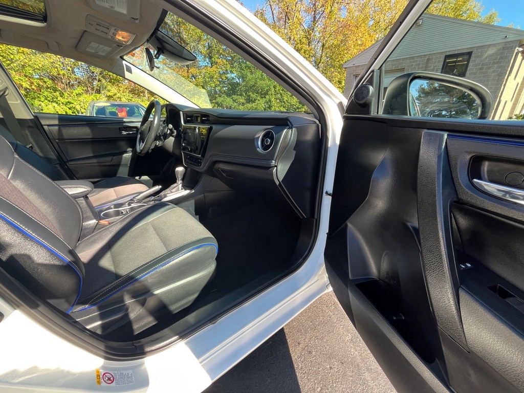 2017 Toyota Corolla Image 7