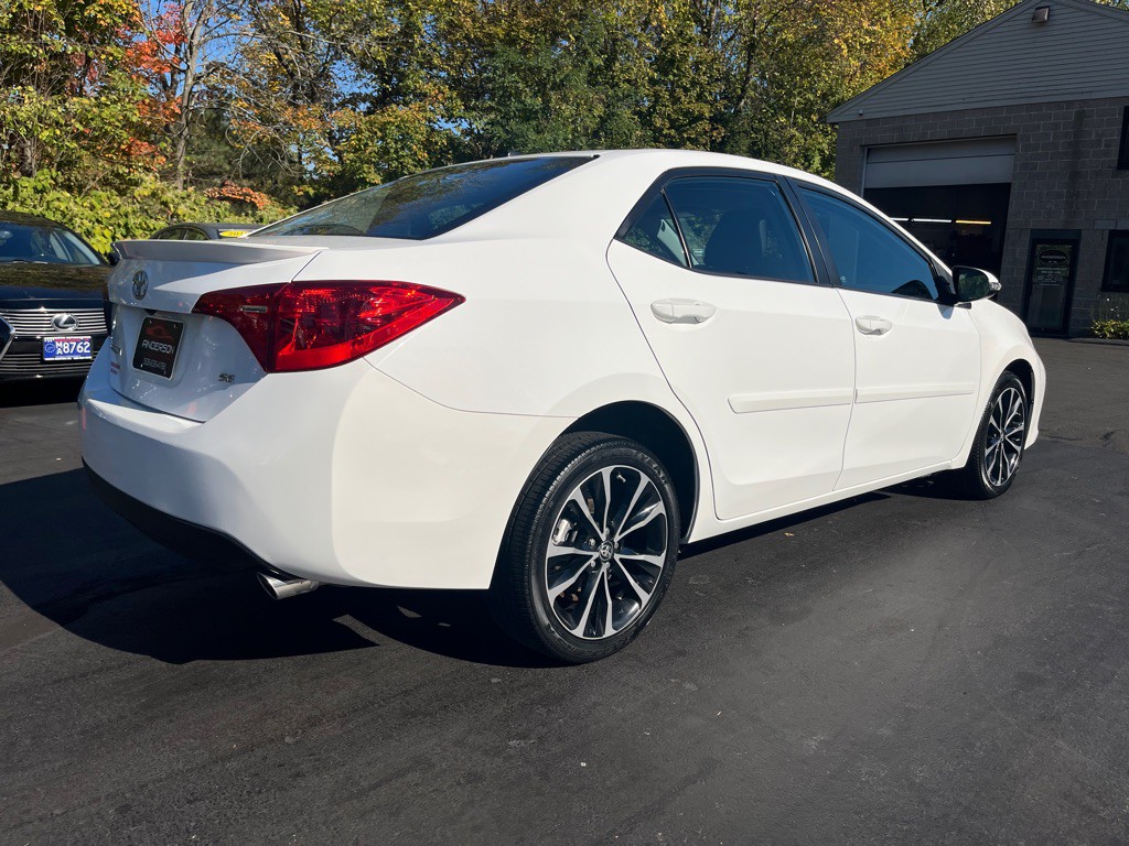 2017 Toyota Corolla Image 9