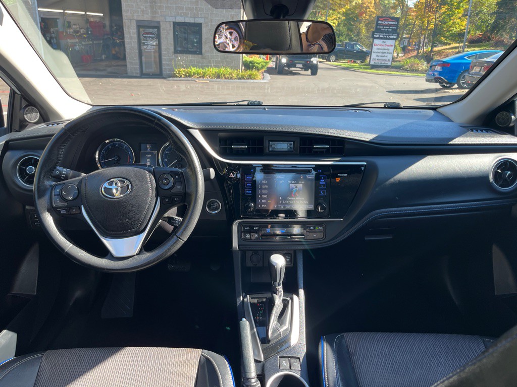 2017 Toyota Corolla Image 15