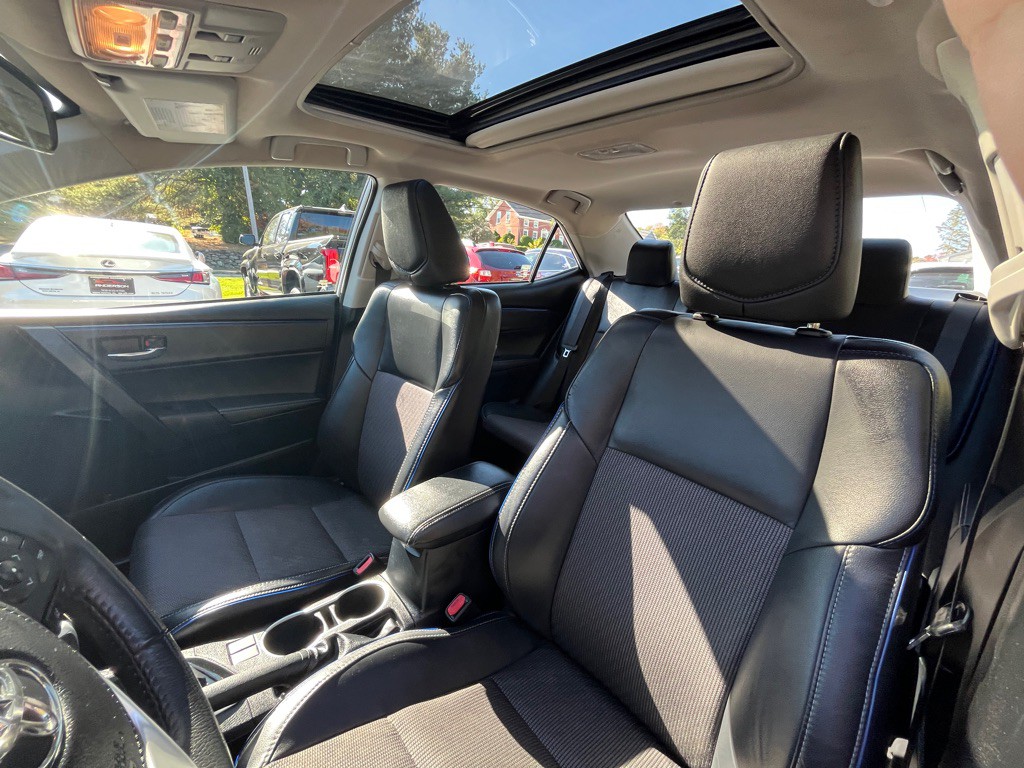2017 Toyota Corolla Image 17