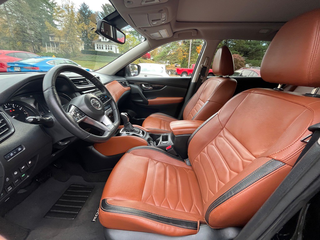 2019 Nissan Rogue Image 16