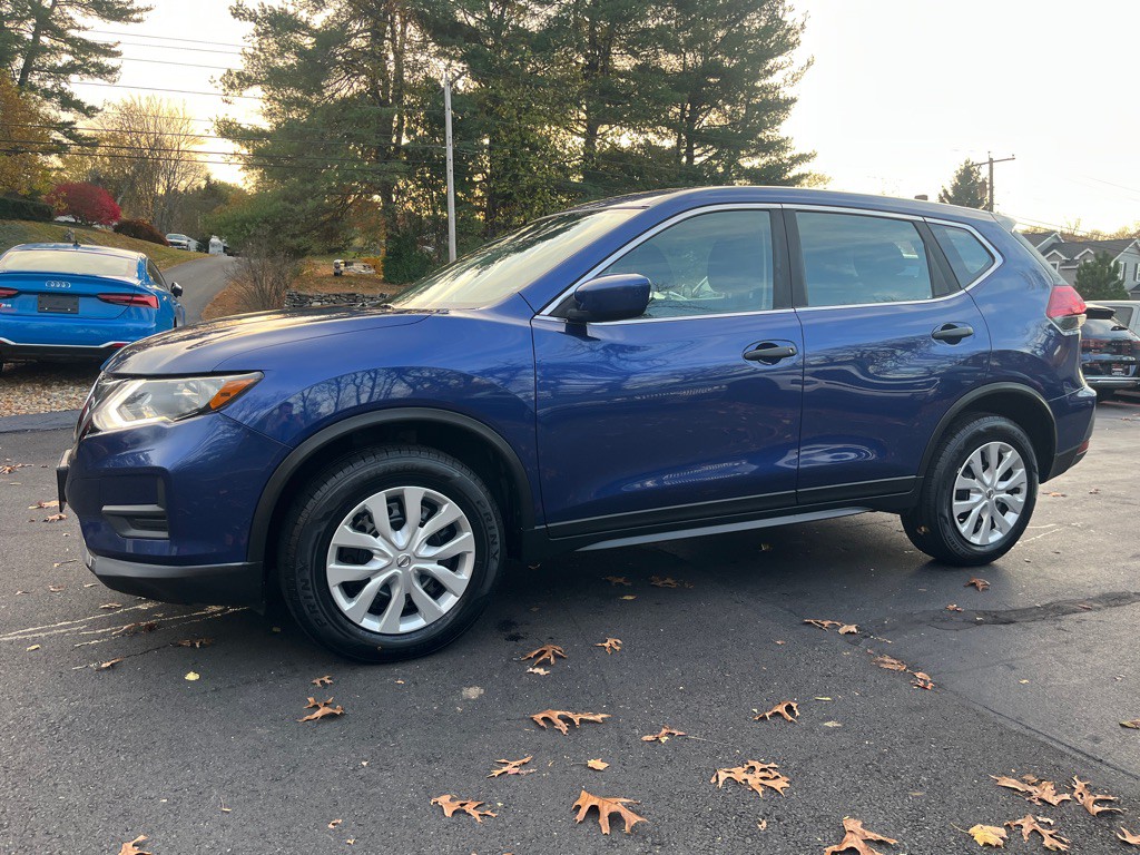 2017 Nissan Rogue Image 1