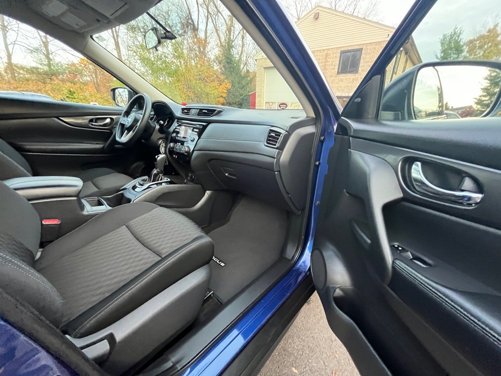 2017 Nissan Rogue Image 6