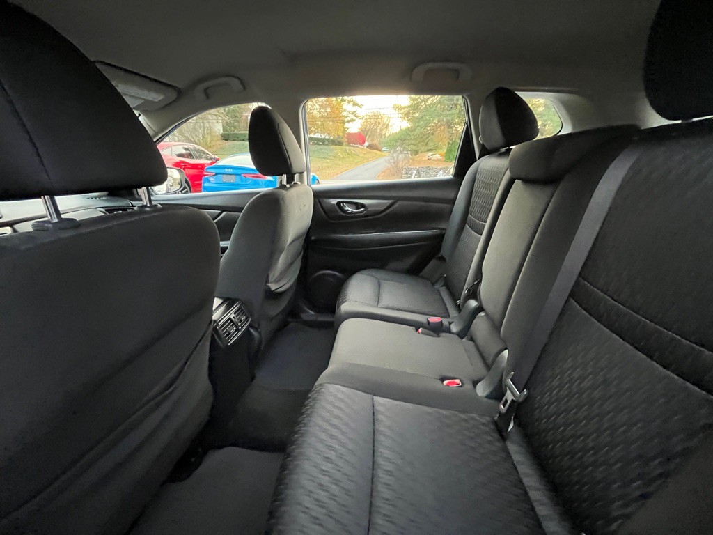 2017 Nissan Rogue Image 12