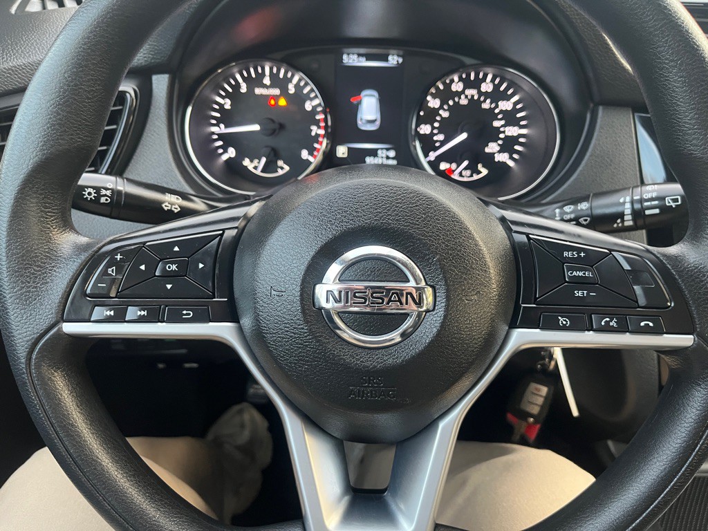 2017 Nissan Rogue Image 18