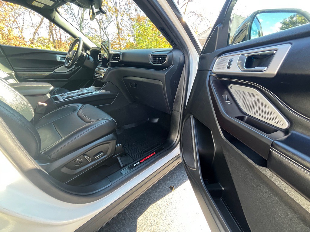 2020 Ford Explorer Image 6