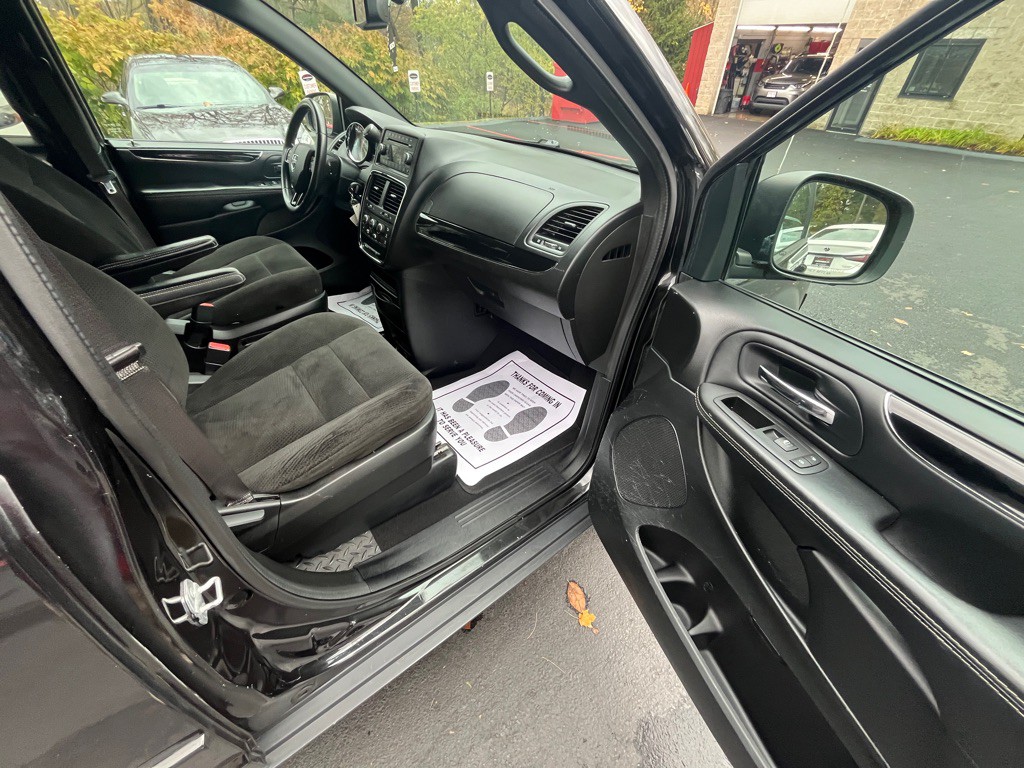 2015 Dodge Grand Caravan Image 6