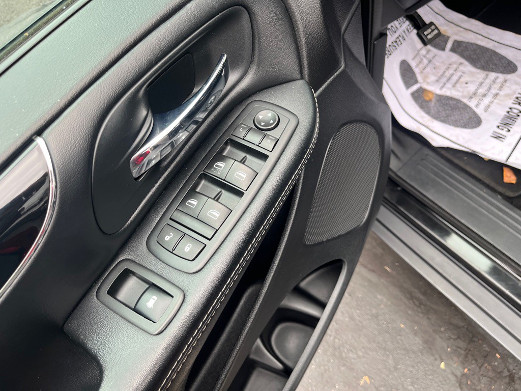 2015 Dodge Grand Caravan Image 16