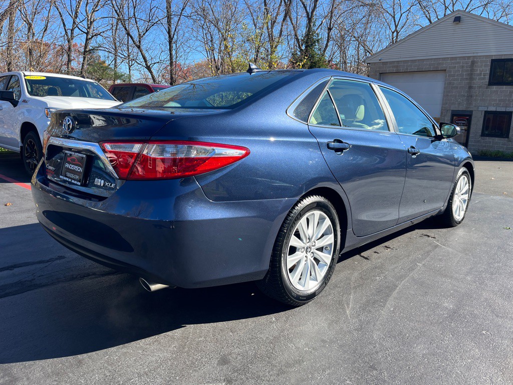 2015 Toyota Camry Image 8