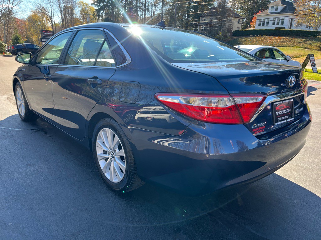 2015 Toyota Camry Image 11