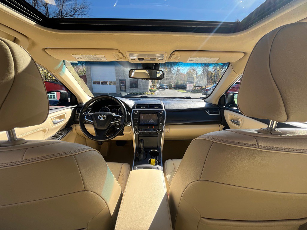 2015 Toyota Camry Image 13