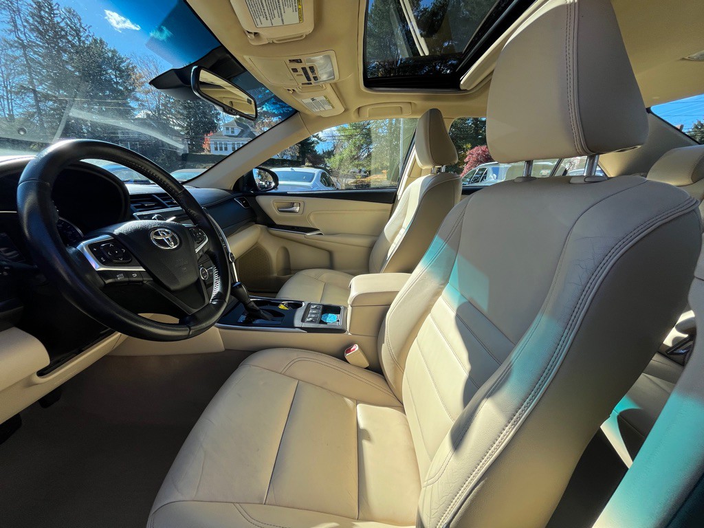 2015 Toyota Camry Image 15