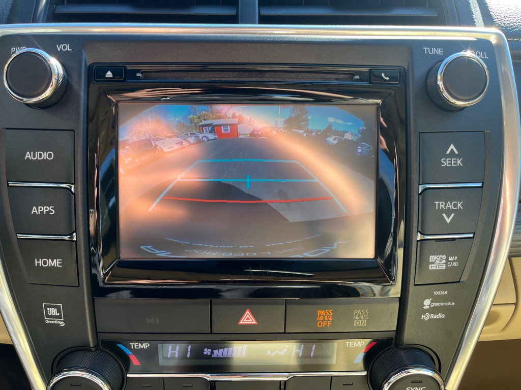 2015 Toyota Camry Image 24