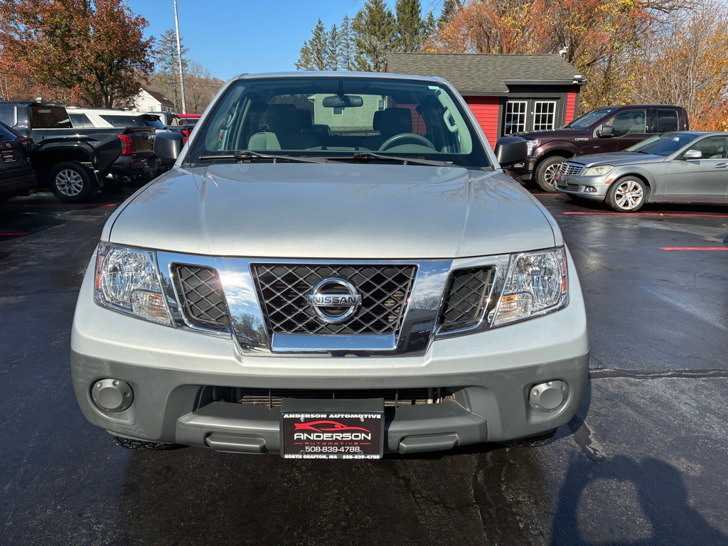 2015 Nissan Frontier Image 3
