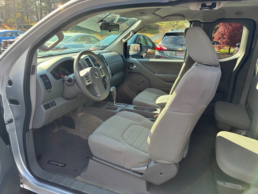 2015 Nissan Frontier Image 10