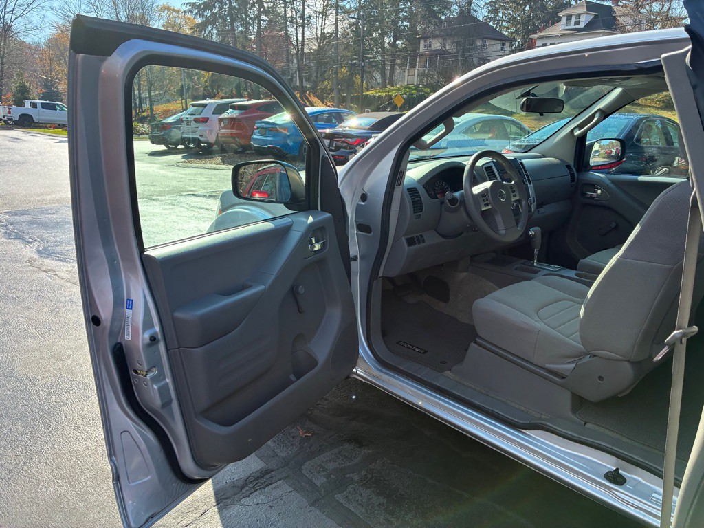 2015 Nissan Frontier Image 11