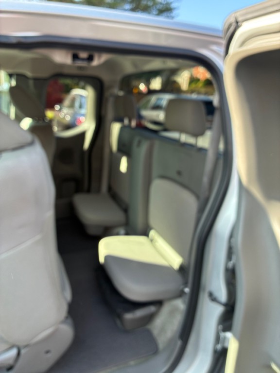 2015 Nissan Frontier Image 16