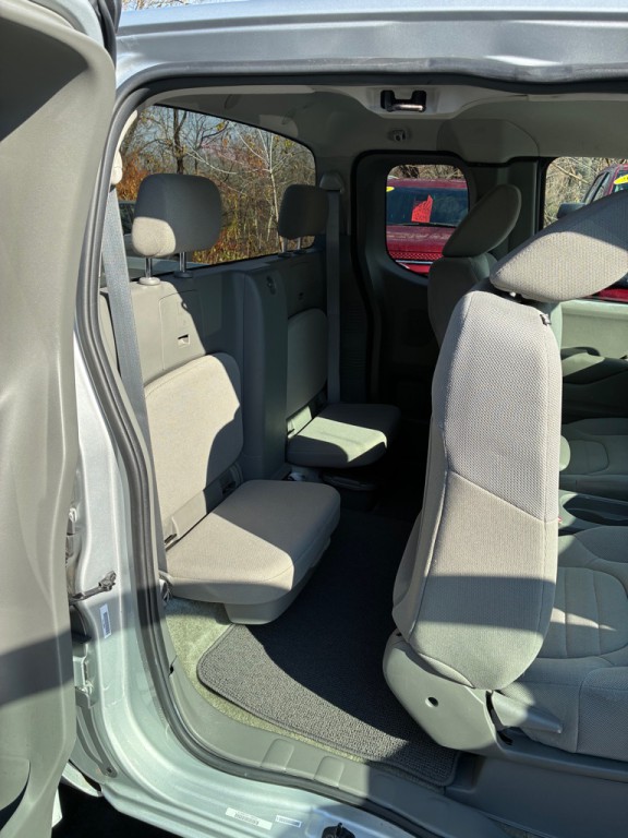 2015 Nissan Frontier Image 22