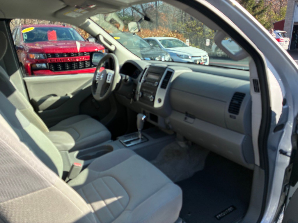 2015 Nissan Frontier Image 23