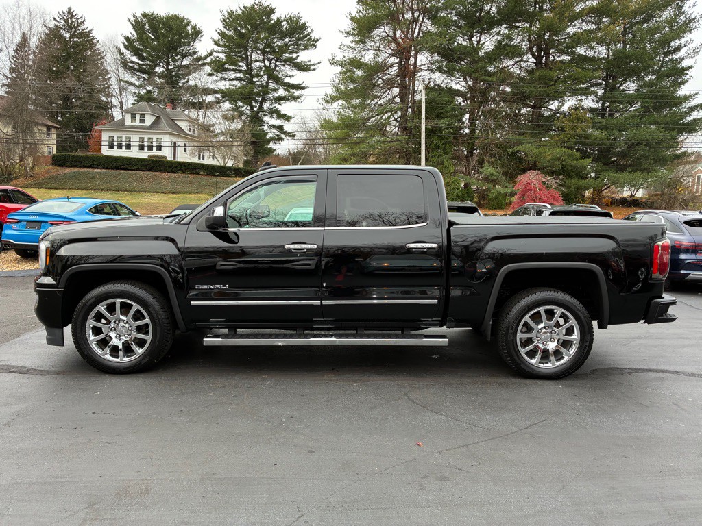 2017 GMC Sierra Image 2