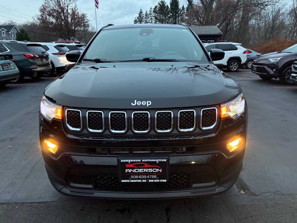 2023 Jeep Compass Image 2
