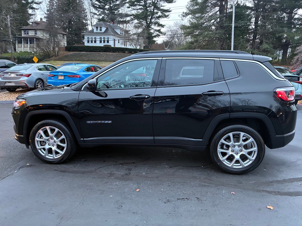 2023 Jeep Compass Image 9
