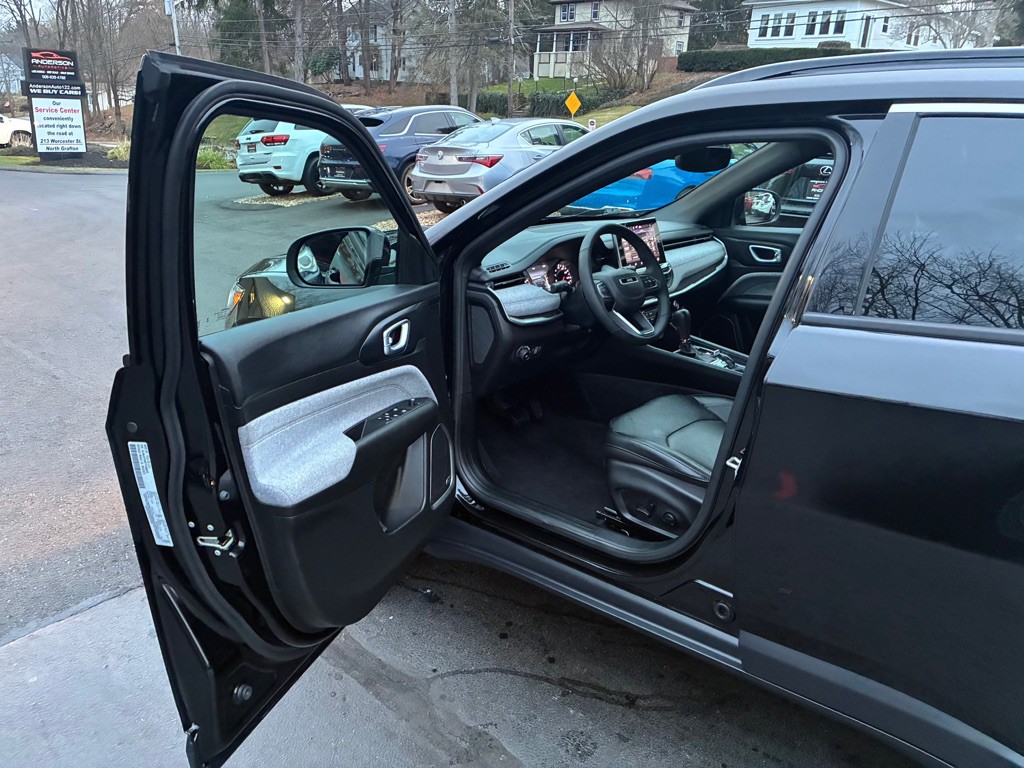 2023 Jeep Compass Image 15