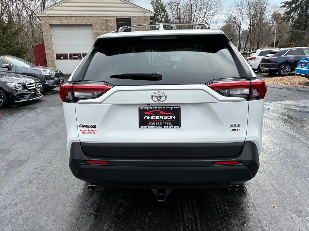 2023 Toyota Rav4 Image 8