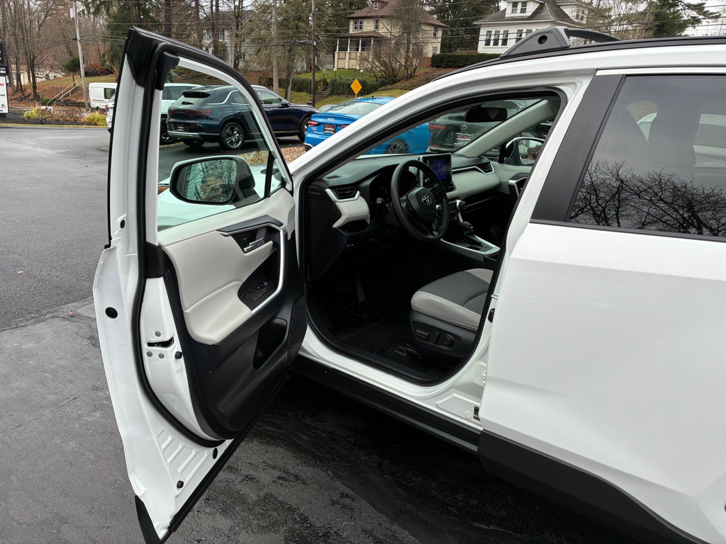 2023 Toyota Rav4 Image 17
