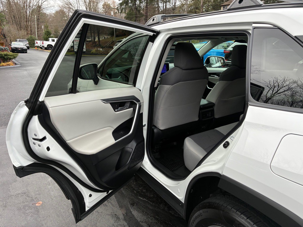 2023 Toyota Rav4 Image 18