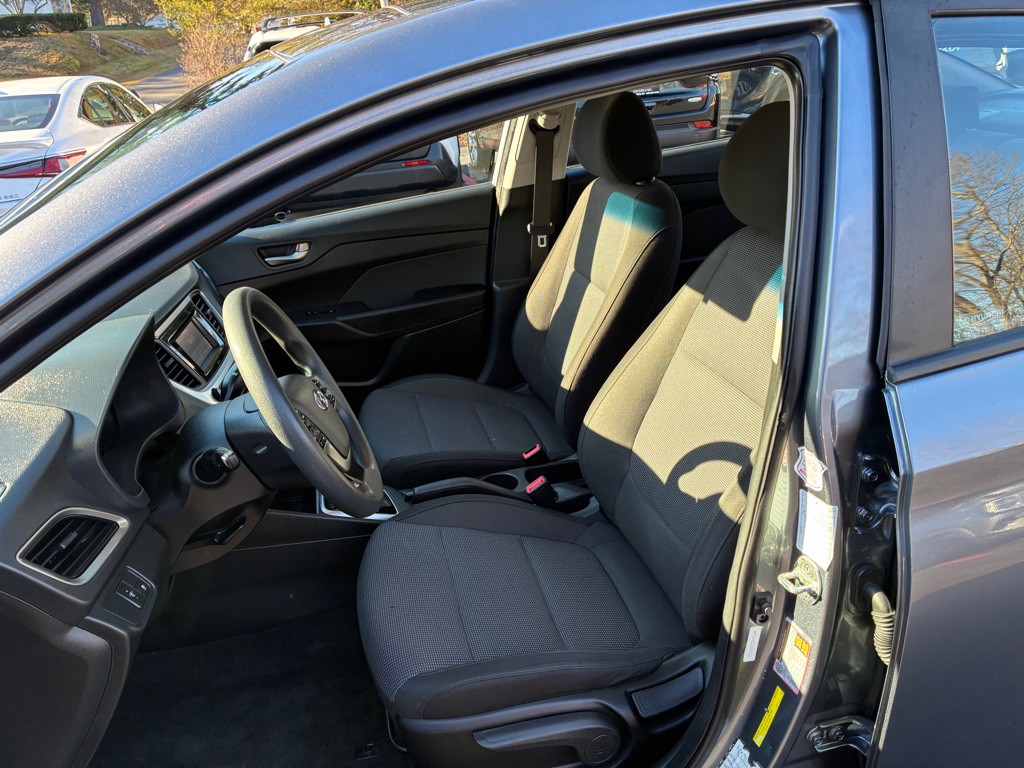 2018 Hyundai Accent Image 16